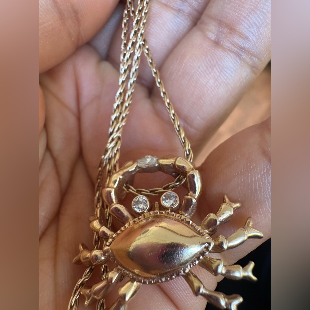 14k gold crab pendant necklace - Picture 4 of 6